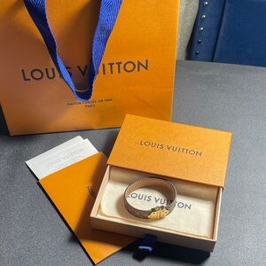 Louis Vuitton Spirit Nano Monogram bracelet "17"